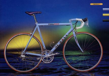 �f���[�U�Eenourace